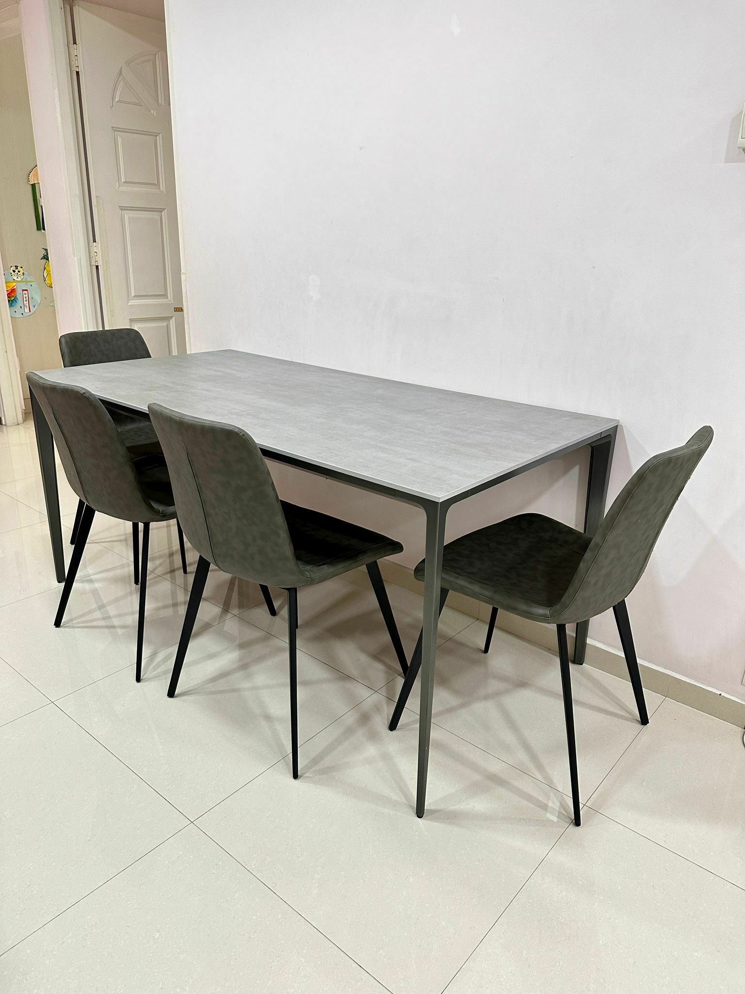 slim dining set